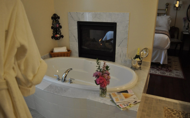 The River Belle Inn