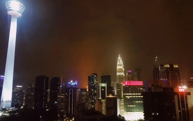 Executive 3 BR Condo by Naren