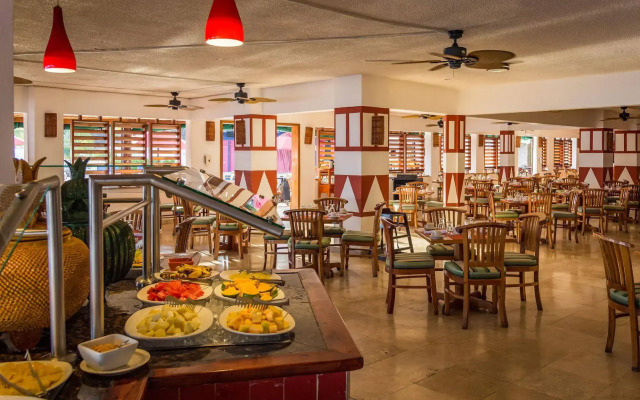 Decameron Club Caribbean Runaway Bay, Ramada All-Inclusive Resort