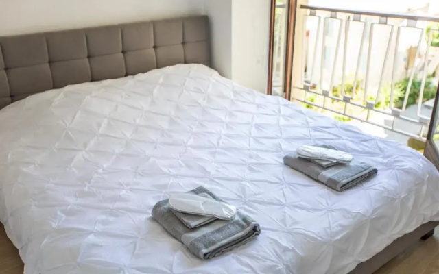 ++++ renovated cosy 50m2 sunny flat / balcony / close to beach and to the Palais des festivals ++++ - Hotel in Cannes - Photo 2