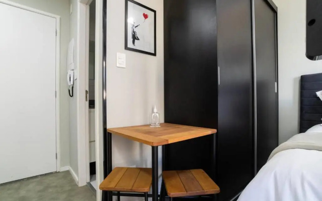 BHomy Bela Vista Moderno com varanda Y804B