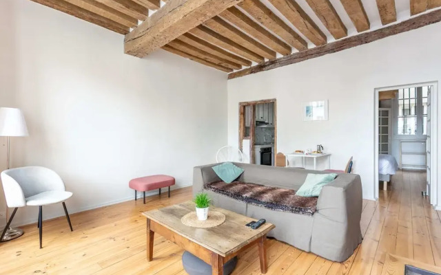 Bright 1-bedroom Flat, 2min From Saint-paul Metro