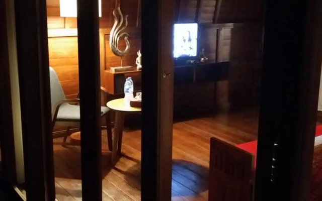 The Lumbung Wood Villa
