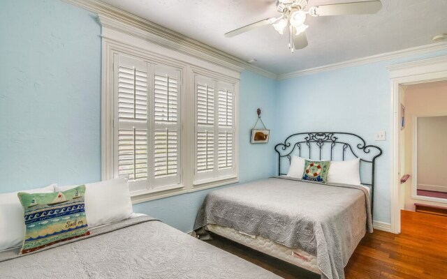 The Turquoise Turtle 4 Bedroom Home