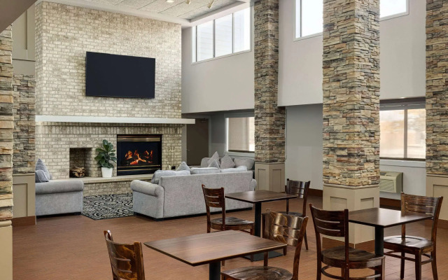 AmericInn by Wyndham Inver Grove Heights Minneapolis