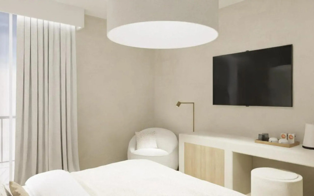 Hi Hotels Sirmione - Lakeview Pool