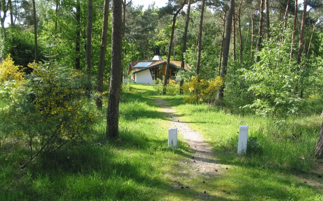 Eco Holiday Home With Wood Stove, in a Holiday Park in the Middle of Nature