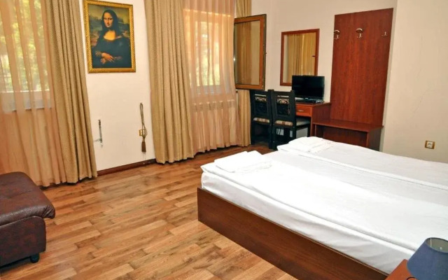 Hotel Fedora