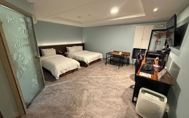 Cleopatra Hotel