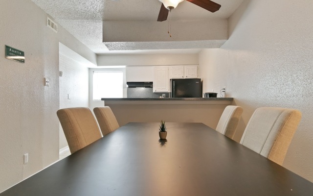 The Economy Suites of East Austin