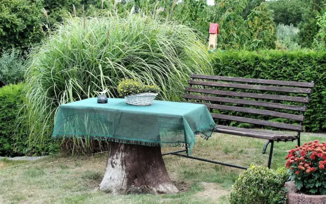 Apartment in Proseken With Garden