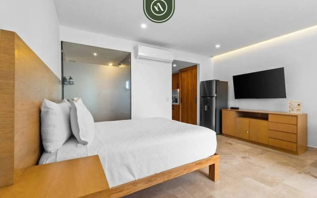 Brand New Oceanview Studio - Pools - Beach - Gym