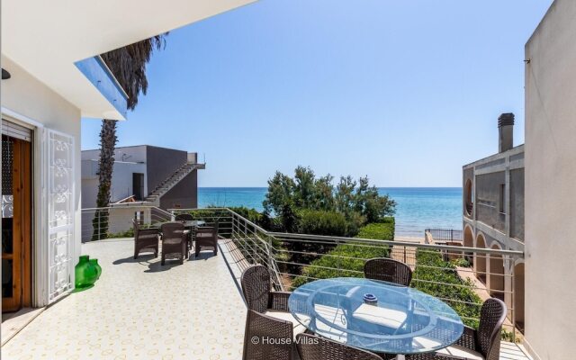 Baia Delle Sirene in Noto