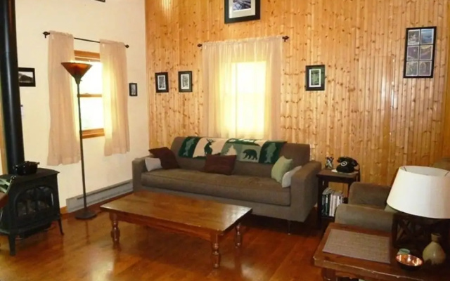 A_wild_woods_retreat
