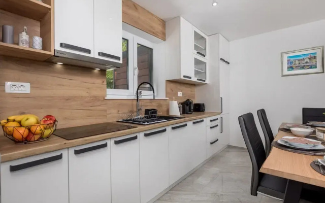 Modern Holiday House Jadranka With Pool