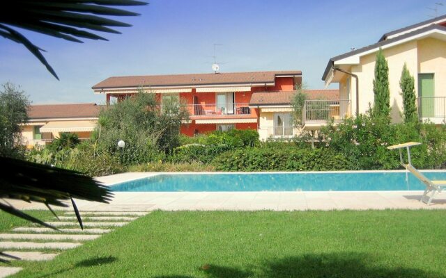 Welcoming Holiday Home in Lazise with Garden near Lake Garda