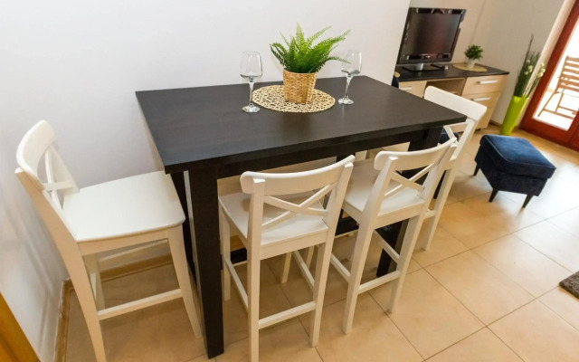 Maru Apartments