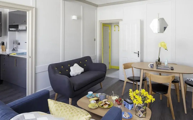 Dream Stays Bath - Beau Street