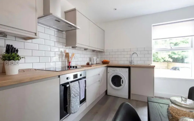 The White House Flat by Select SA