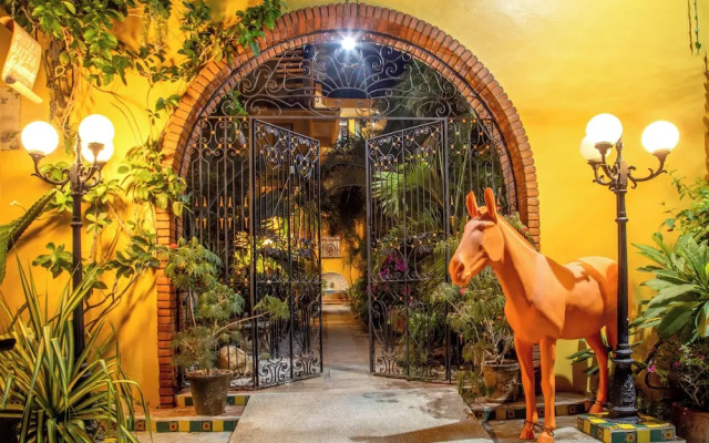 Hotel Suites La Hacienda