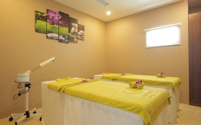 Yarra Ocean Suites Danang