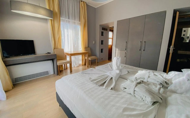 Royal Mediterran Hotel