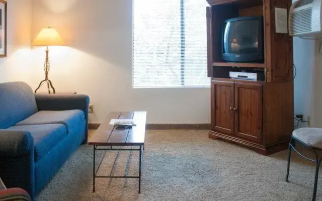 Sky Harbor Suites