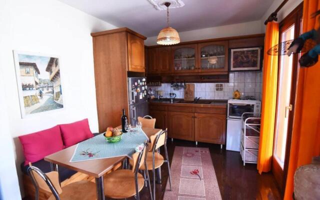 2 Bedroom Art House in Kavala