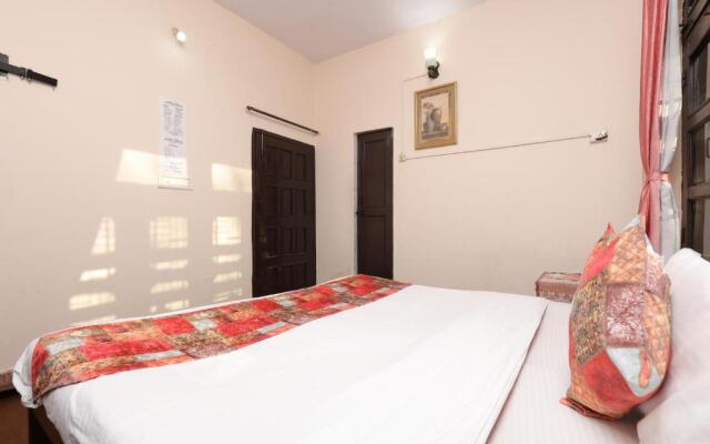 Hotel Adhya Inn