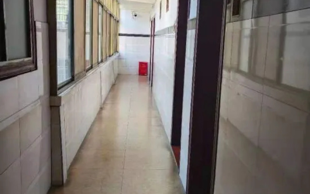 Jinxian huaxia village hotel