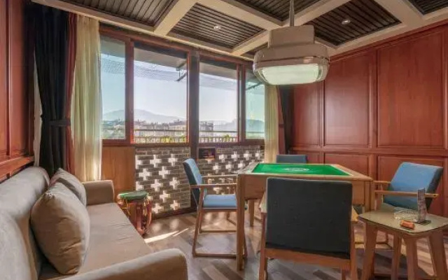 Live and Life Hotel
