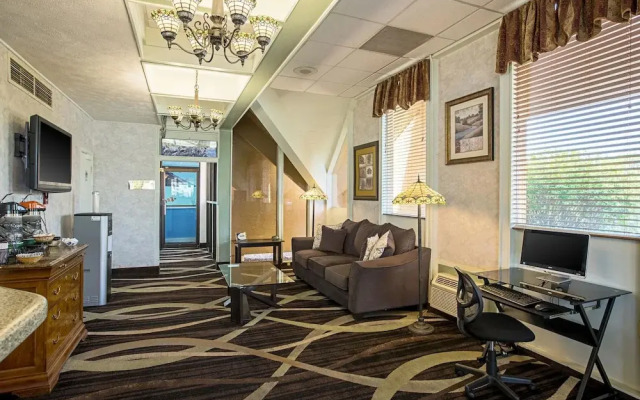 Quality Inn & Suites Metro