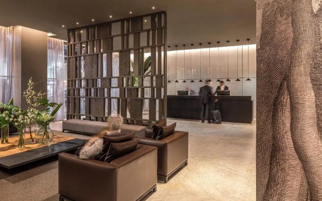 Broadway Hotel & Suites