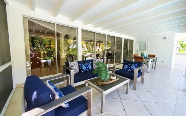 Paradise Awaits - Wkly 3 Bedroom Home