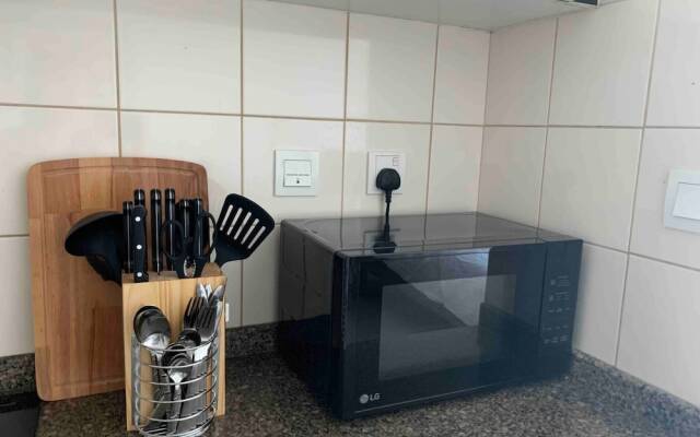 Cosy Little Studio With Marina &partial Beach View