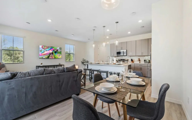 1080 Plantation Lane