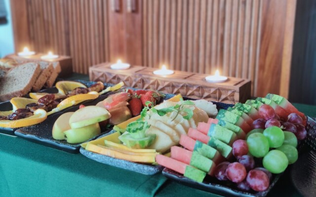 Yushili Hotel & Restaurant