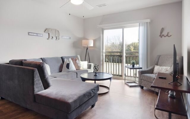 The Luxe Suites at University of Arkansas