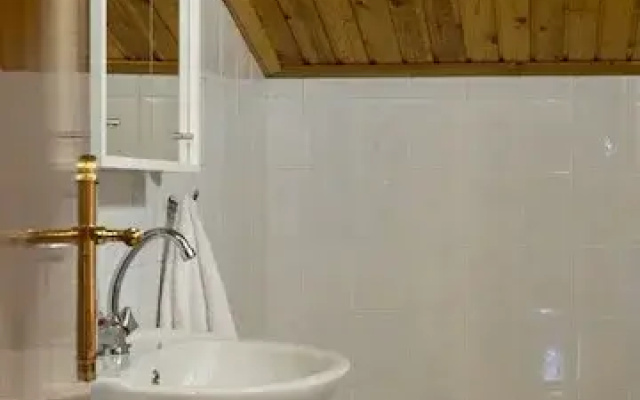 Sundial Lodge
