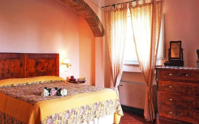 Apartment in Tuscany With Golf & Pools