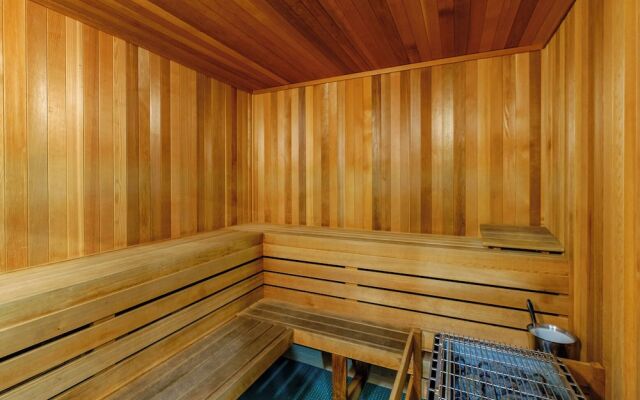 Legacy Towers I Deluxe