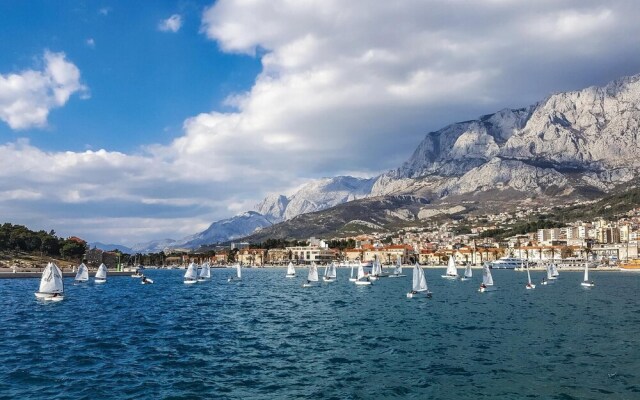 Nice Home in Makarska With Wifi and 1 Bedrooms