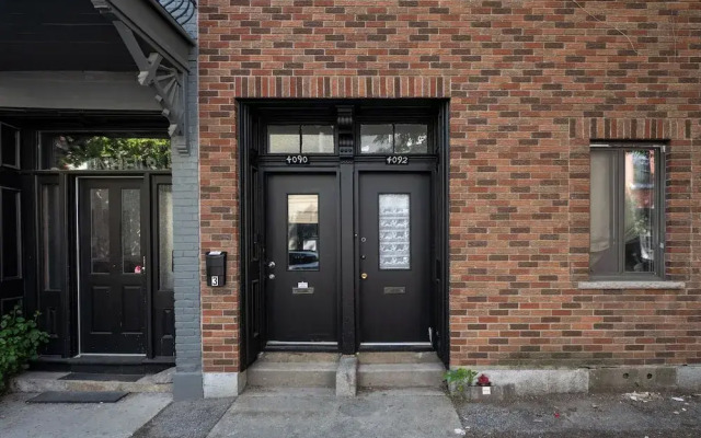 Rue Drolet 2-Bedroom Apartment