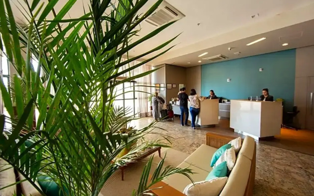 Confortável suíte com vista mar em Ponta Negra por Carpediem