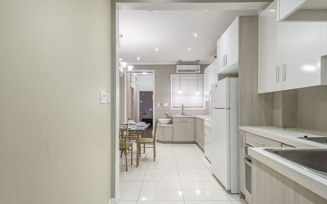 Modest and Huge Apt in Little Portugal