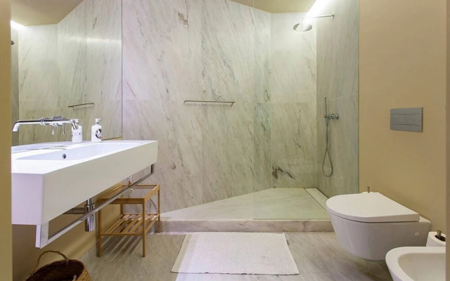 Downtown Market Studio Apartment Rentexperience