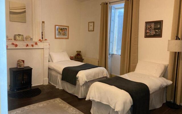 7 Dagnaud De la Tude our family farmhouse style home with en-suite