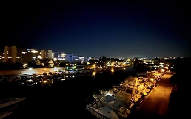 Studio moderne - Port de Mandelieu - Proche Mer -