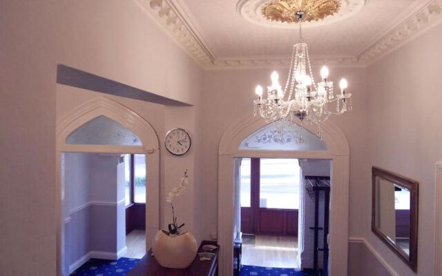 Eversley Hotel