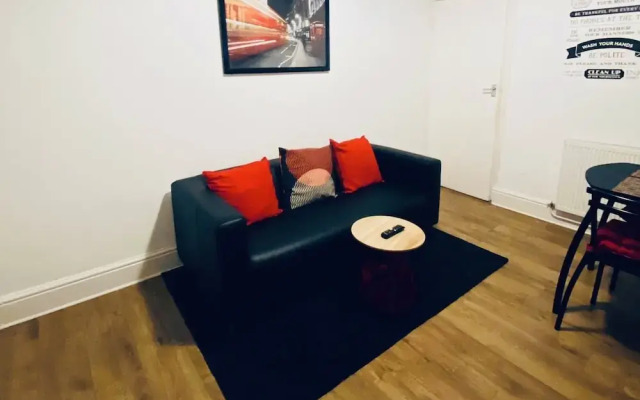 Spacious Four Bedroom Home, 3 Bathrooms - Coventry